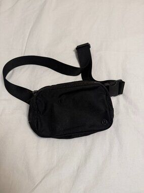 Lululemon Belt Bag, Black